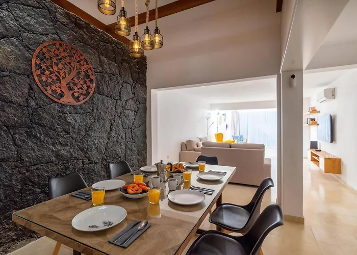 فيلة Valeria By *