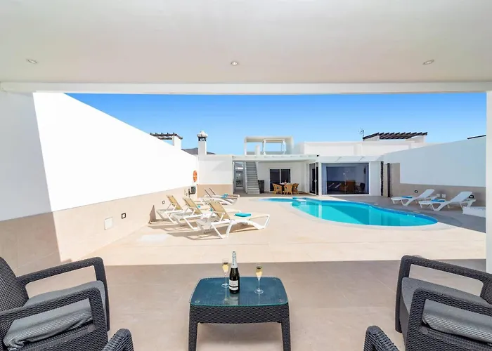 Valeria By * بلايا بلانكا