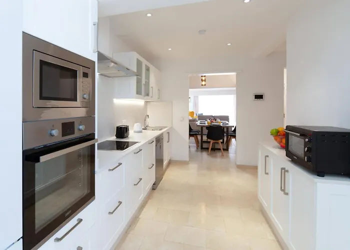 فيلة Valeria By *